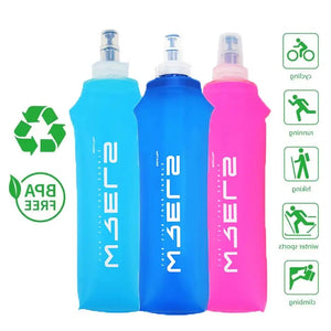 Three flexible water bottles in blue, blue, and pink with 'Maser' branding on a white background.