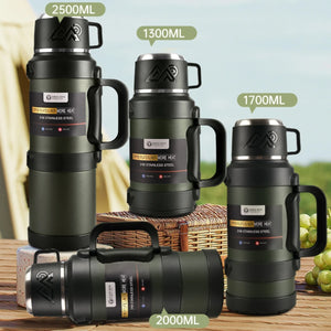Four black thermos bottles with different capacities on a wooden surface.
