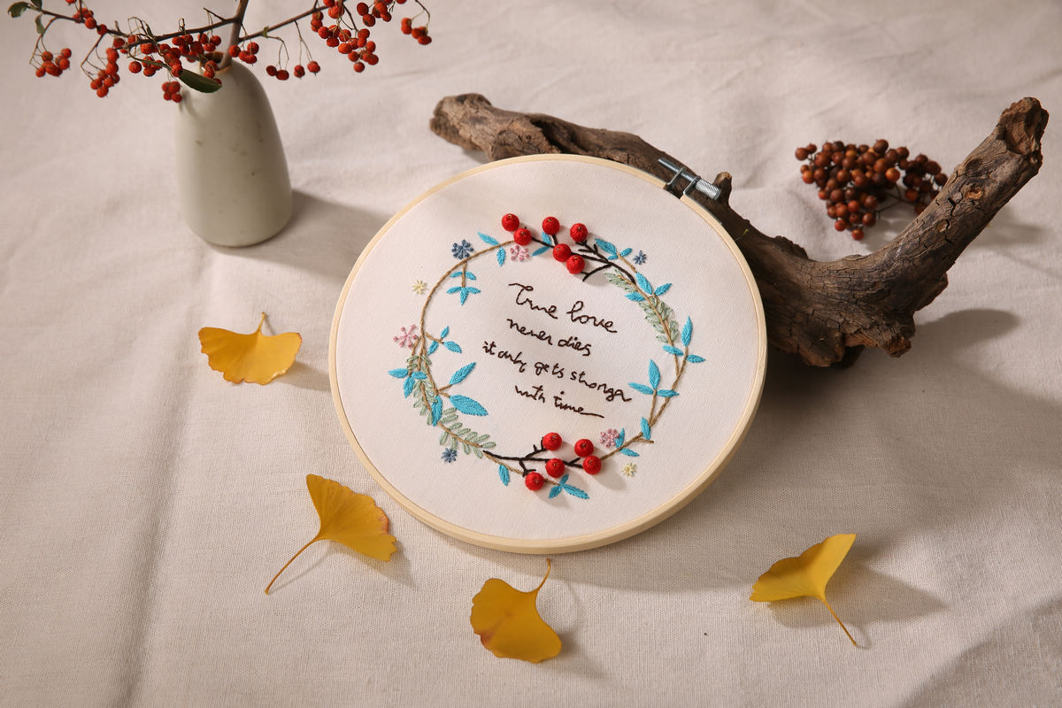DIY Embroidery Kit Floral Fabric Sewing Kit 20cm Hoop Chinese Style